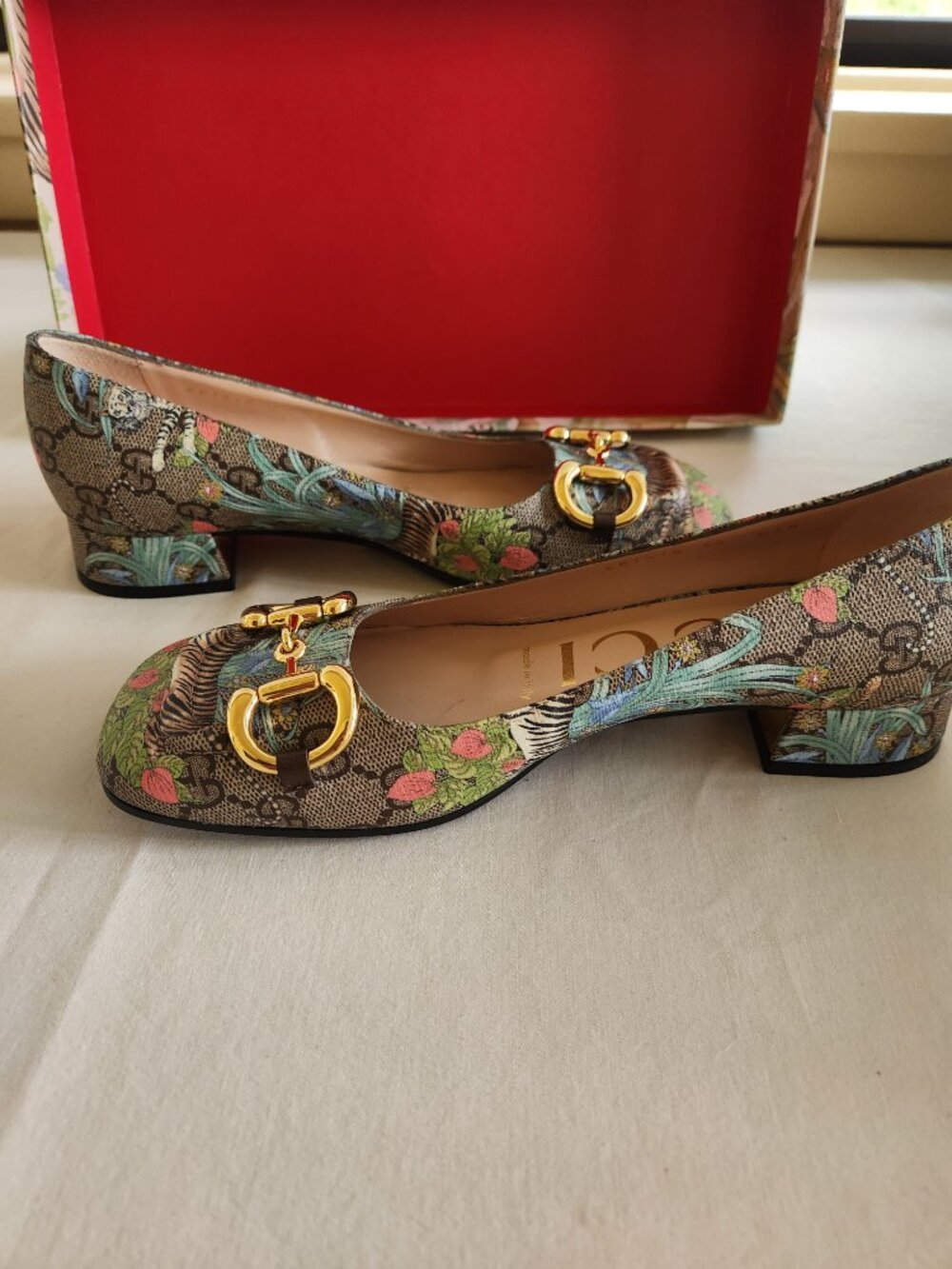 NIB Gucci Tiger Tropical Flora Print Horsebit Leather Pumps Block Heel 36 / 6